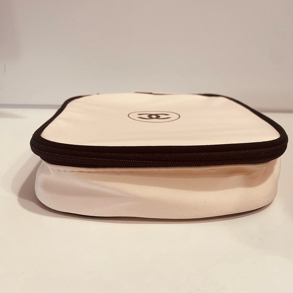Chanel cosmetics makeup bag pouch - Picture 5 of 7